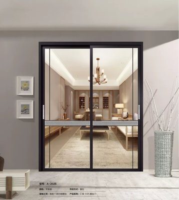 门窗高空坠落事故频发 安全警钟长鸣，选购门窗切莫只图便宜